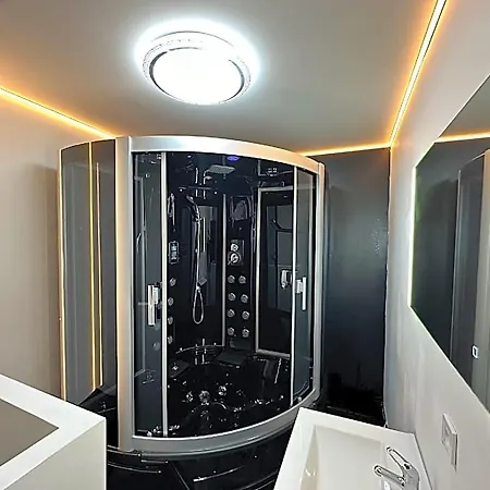 Ammg Tour - Prestige | Jacuzzi & Balcon Otel Calais