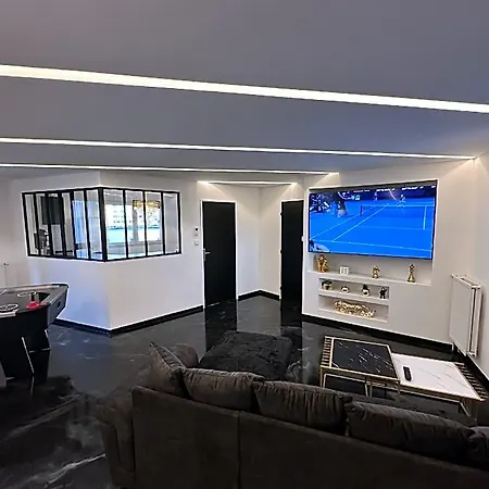 Ammg Tour - Prestige | Jacuzzi & Balcon 4* Calais